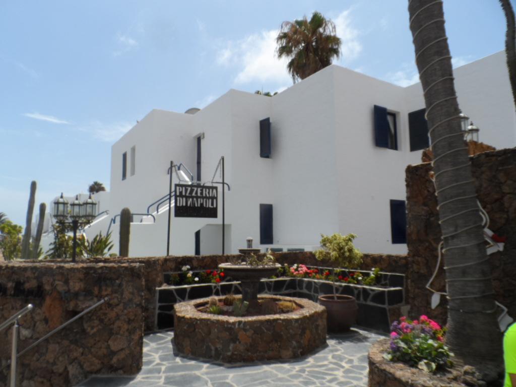Habitaciones Residencial Corralejo Centro Playa Exterior photo